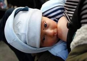 女人喂奶搞笑图片,喂奶瞬间爆笑瞬间大盘点